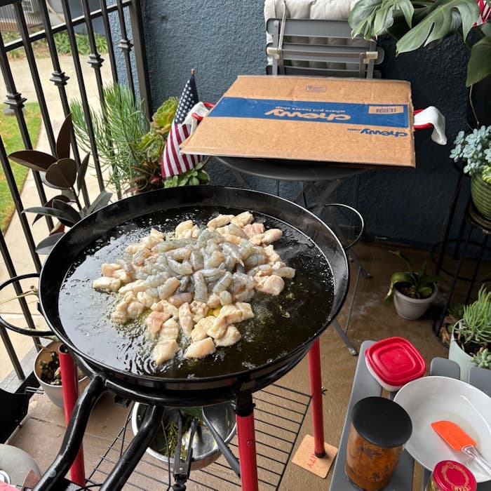 Img: plant, box, cooking, cup, plate, flag, frying